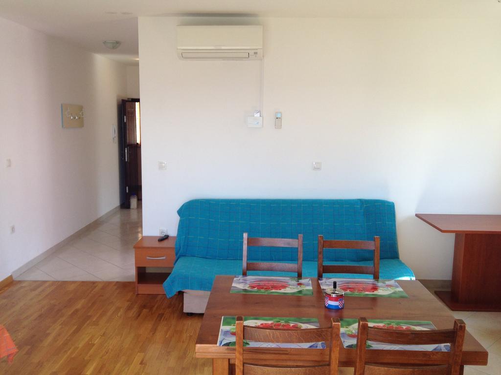 Gala Apartments Omiš Szoba fotó