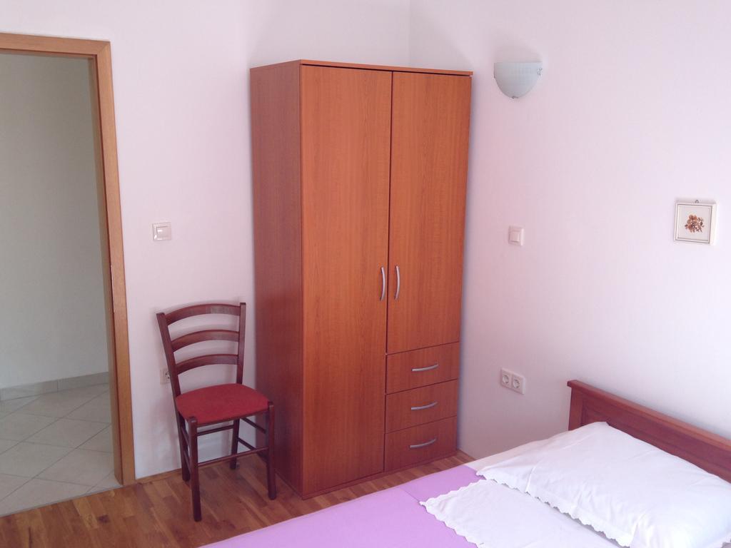 Gala Apartments Omiš Szoba fotó