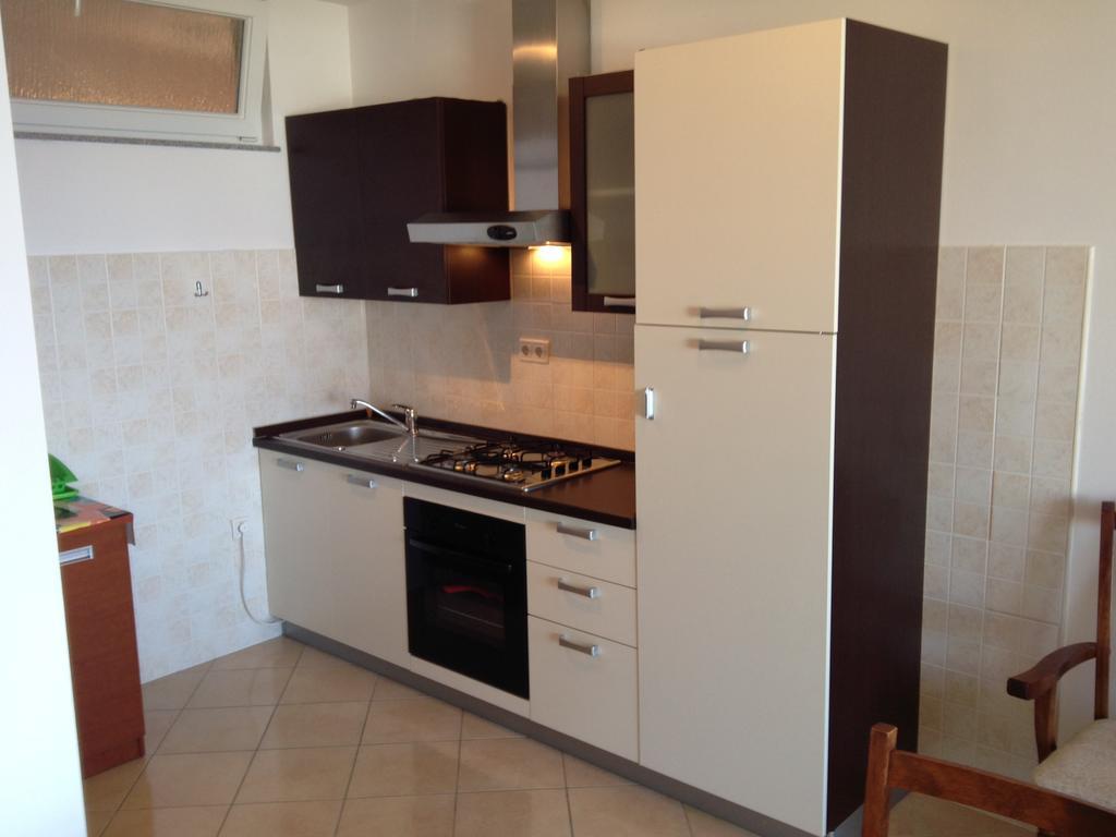 Gala Apartments Omiš Szoba fotó