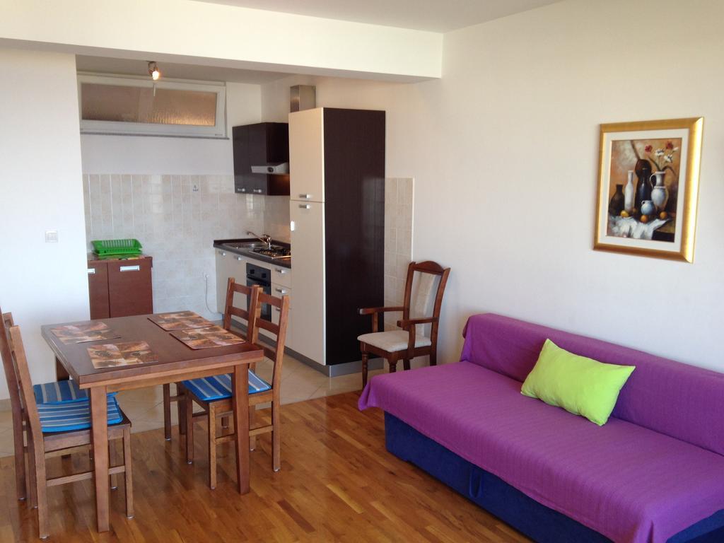 Gala Apartments Omiš Szoba fotó