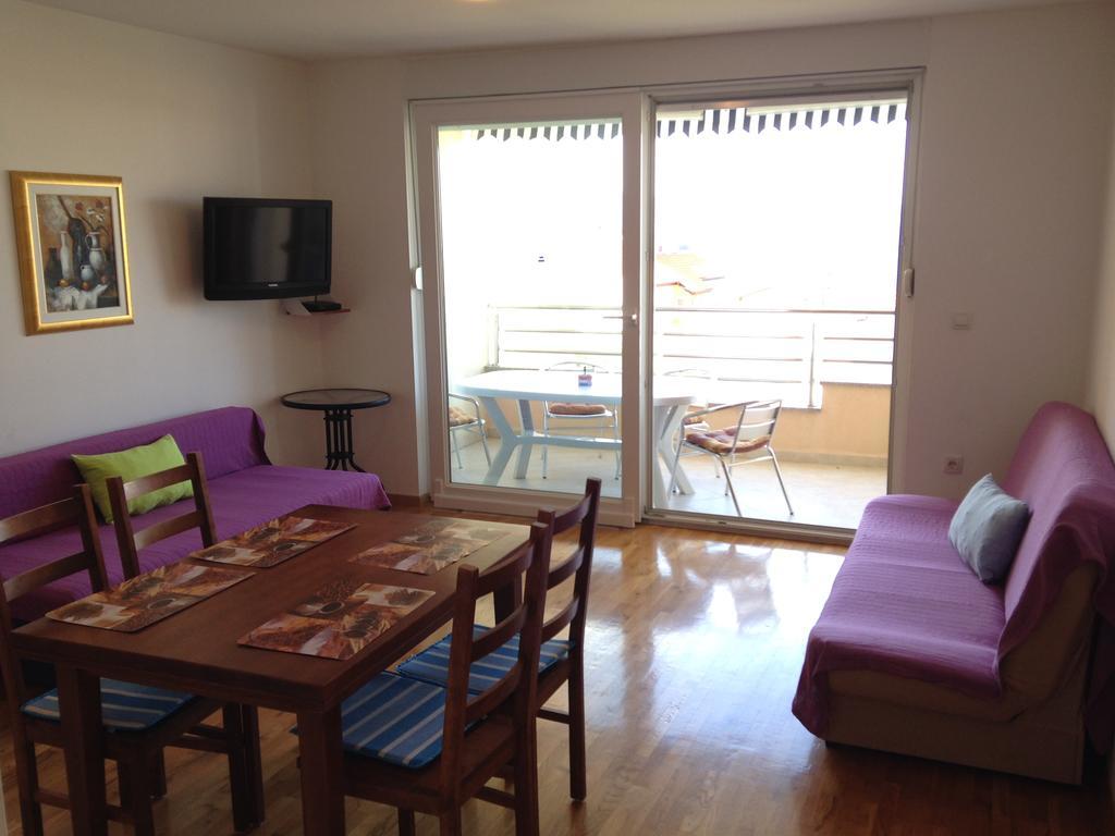 Gala Apartments Omiš Szoba fotó