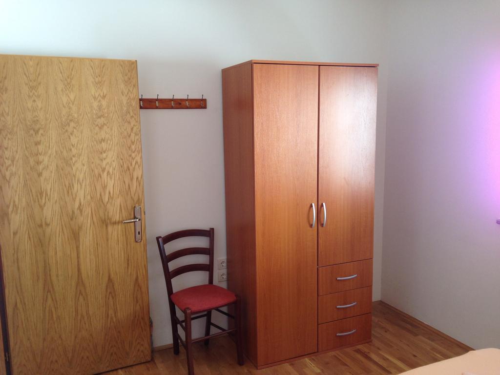 Gala Apartments Omiš Szoba fotó